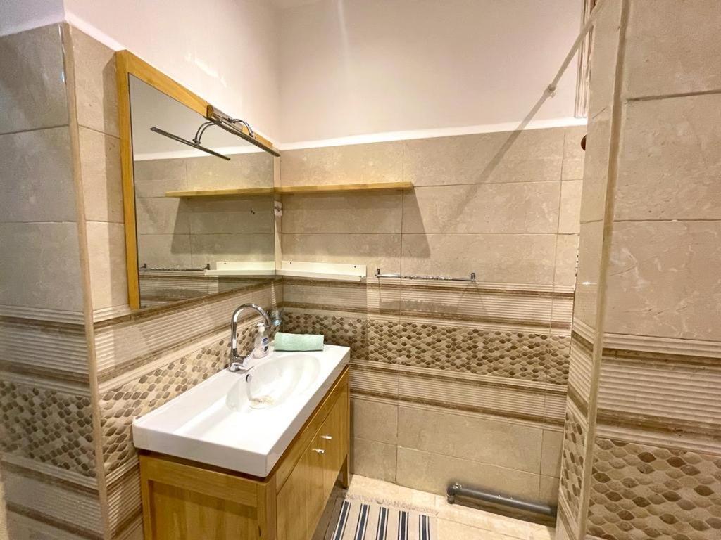 Appartement Dans Immeuble Haussmanien Algiers Exteriér fotografie